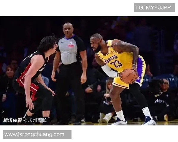 湖人对阵热火第三场比赛直播腾讯体育全程跟踪报道 湖人对阵热火第三场比赛直播腾讯体育全程跟踪报道